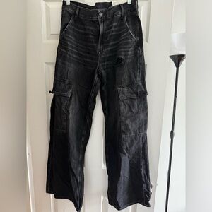 American Eagle size 8 super high-rise baggy wide leg cargo pants